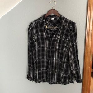 Black plaid button up shirt with pocket